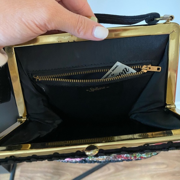 Vintage 1960’s Beaded Caron of Huston Texas Purse with Gold Hardware - Picture 6 of 12